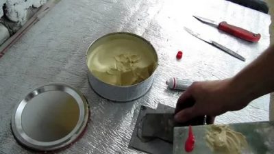 Как развести шпатлевку автомобильным отвердителем?