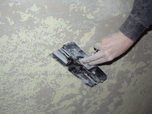 Поверхности тщательно очищаются от старого покрытия